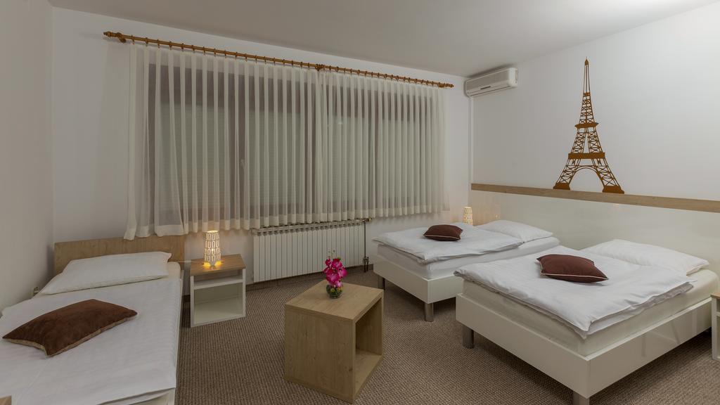 Rooms Pleska Near Zagreb Airport Velika Gorica Exterior photo